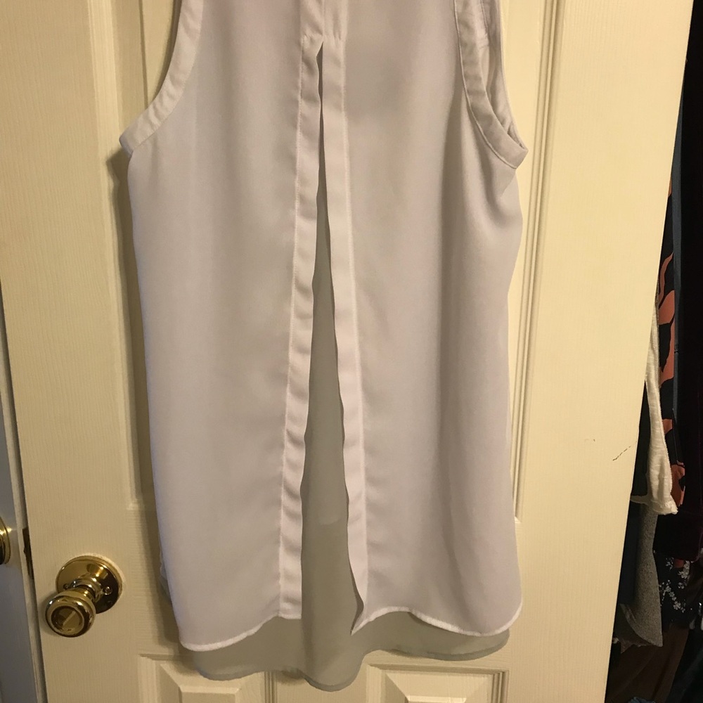 White blouse - Picture 2 of 2
